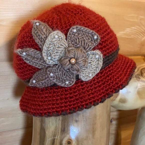 Accessories - Crochet knit cloche hat with flowers & pearls